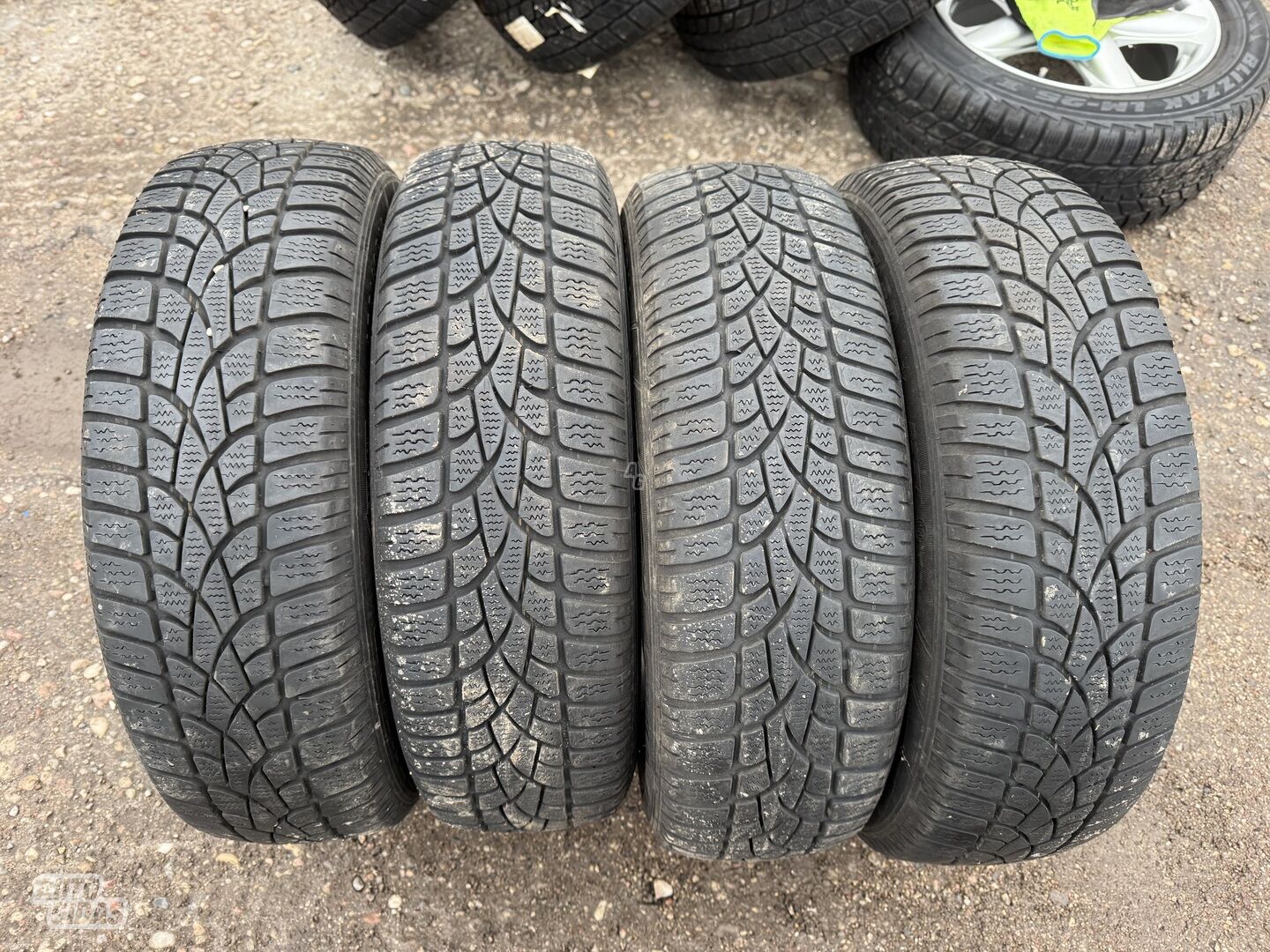 Dunlop Siunciam, 5-6mm R16 winter tyres passanger car