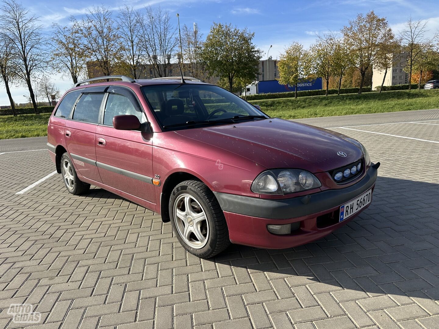 Toyota Avensis 1999 y Wagon