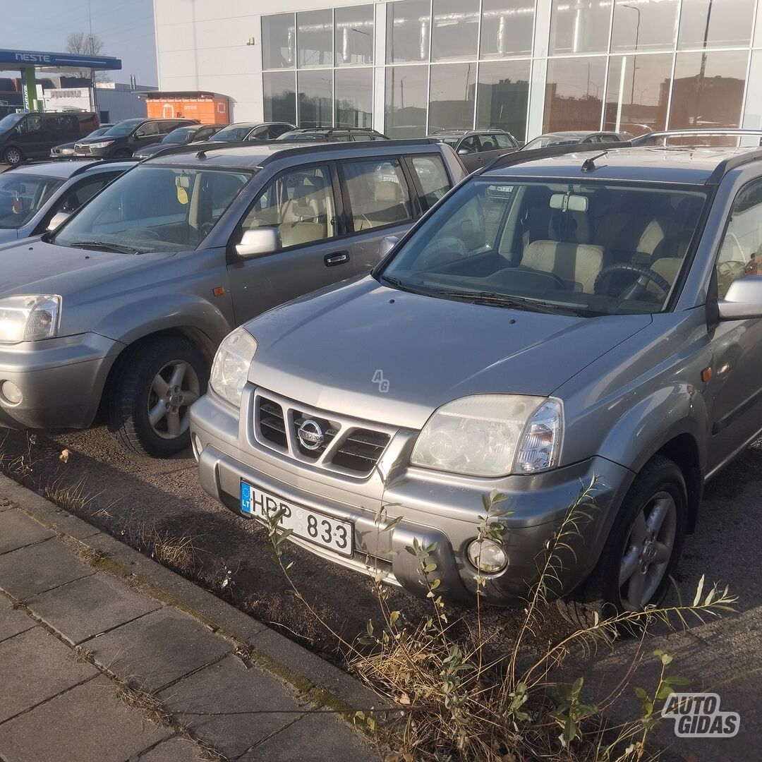 Nissan X-Trail 2003 г Внедорожник / Кроссовер