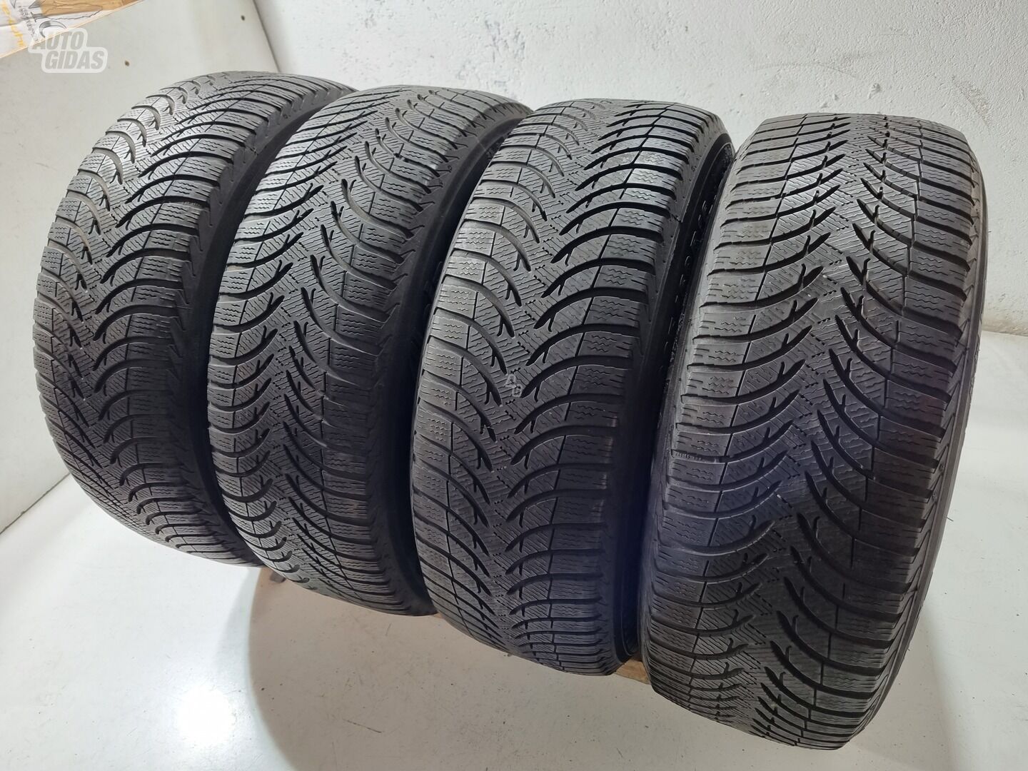 Michelin 4-5mm R16 зимние шины для автомобилей