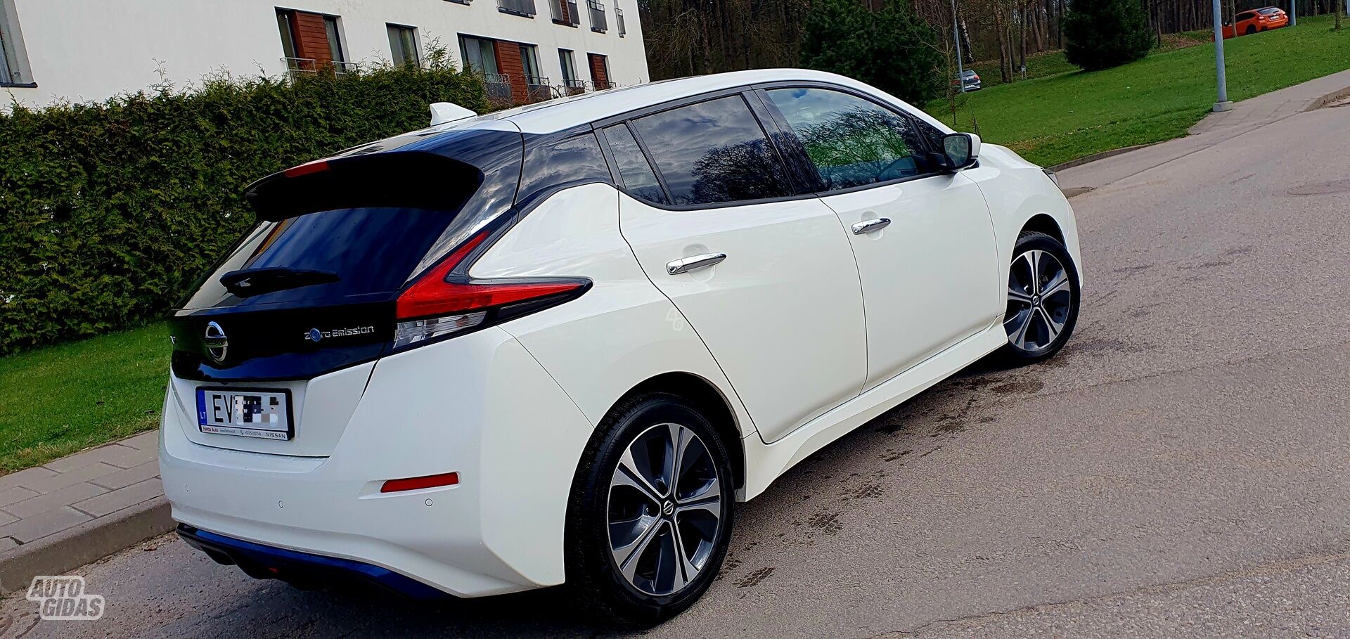 Nissan Leaf 2022 m Hečbekas