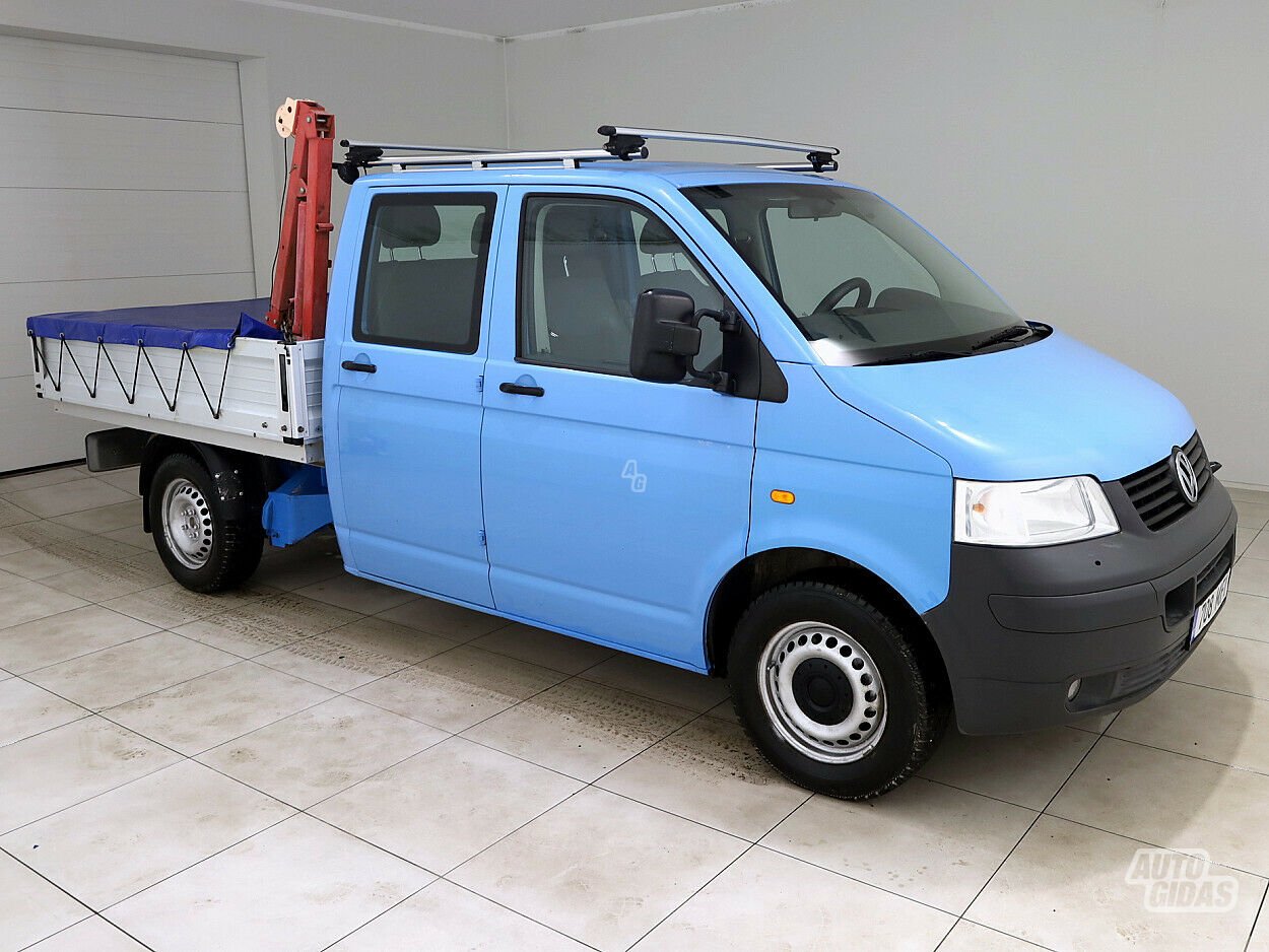 Volkswagen Transporter 2006 y Commercial auto (with box)