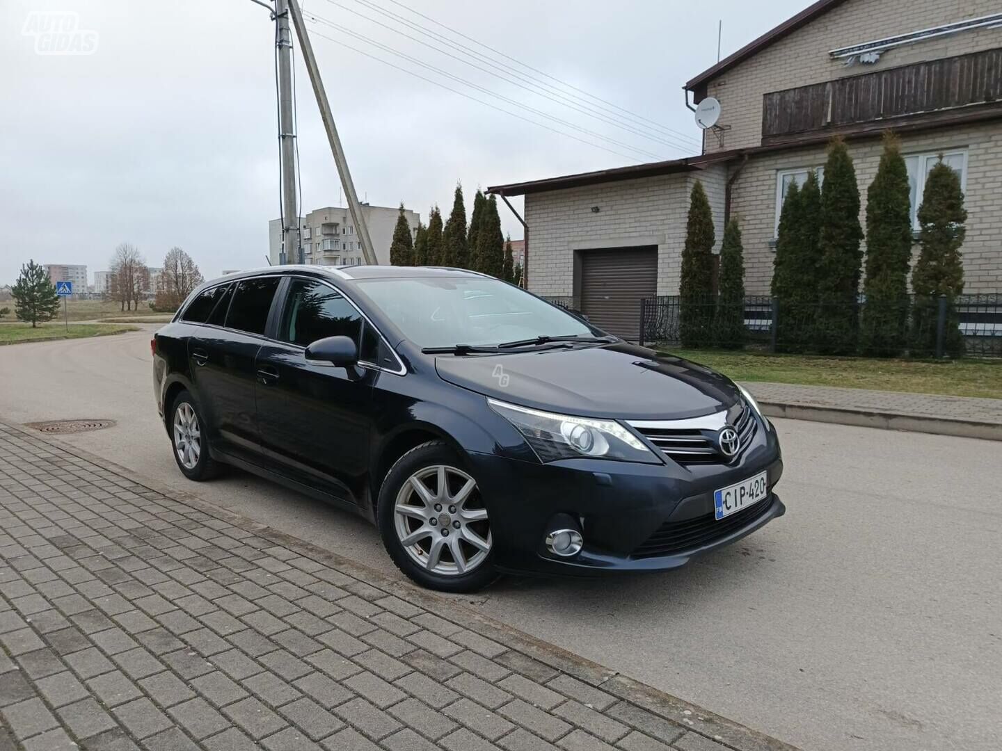 Toyota Avensis 2012 y Wagon