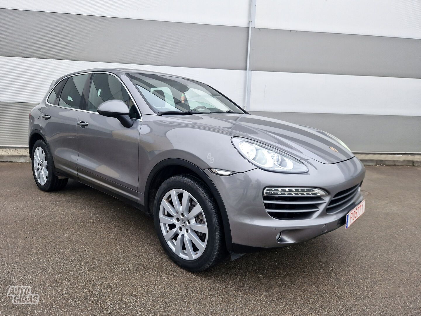 Porsche Cayenne 2011 y Off-road / Crossover