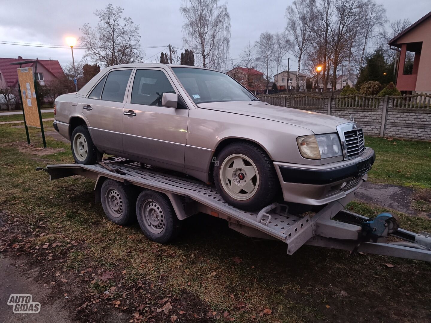 Mercedes-Benz 230 1991 y Sedan