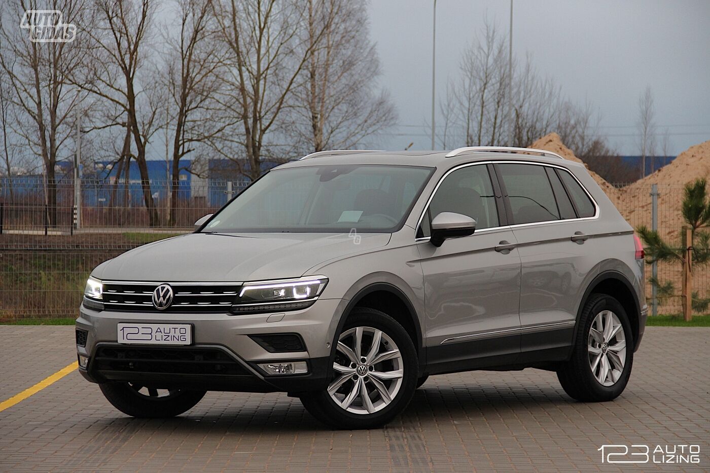 Volkswagen Tiguan 2016 г Внедорожник / Кроссовер