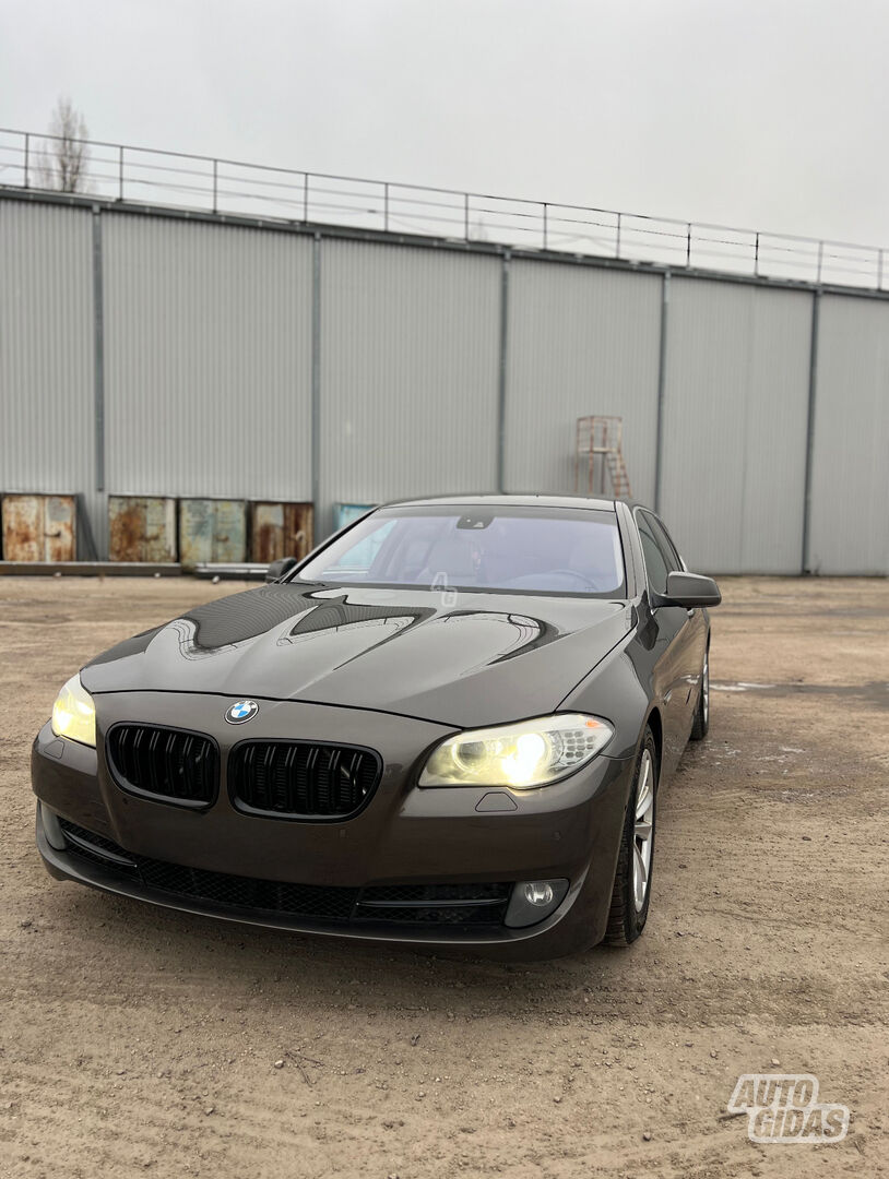 Bmw 530 2011 m Universalas