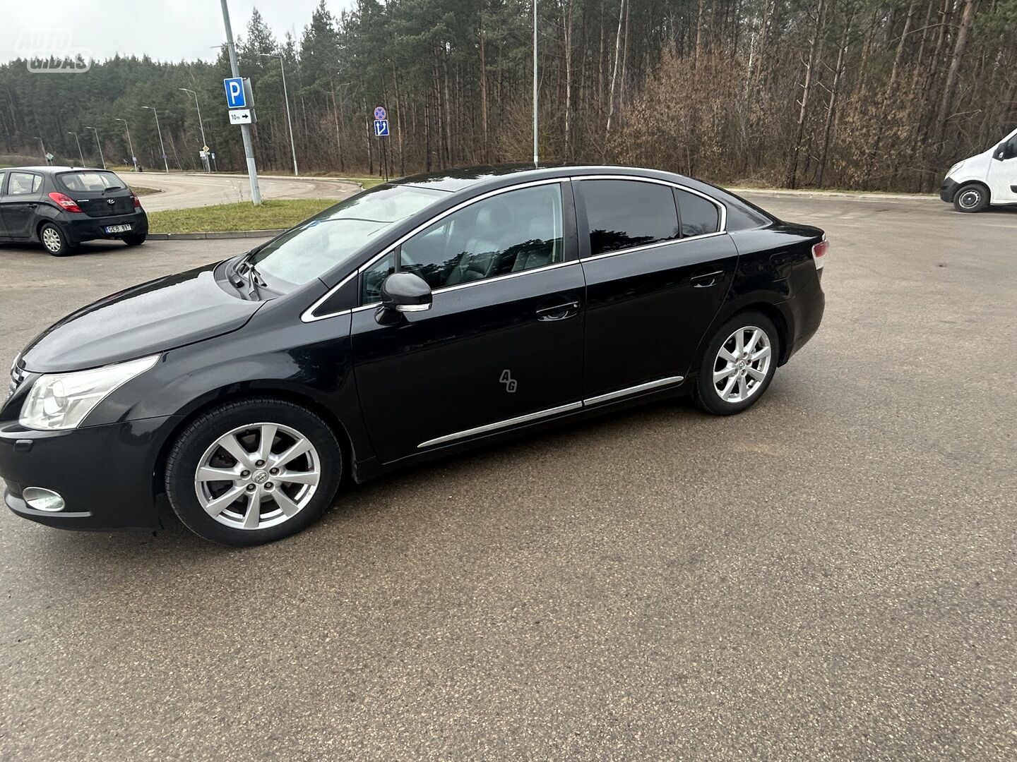 Toyota Avensis 2009 y Sedan