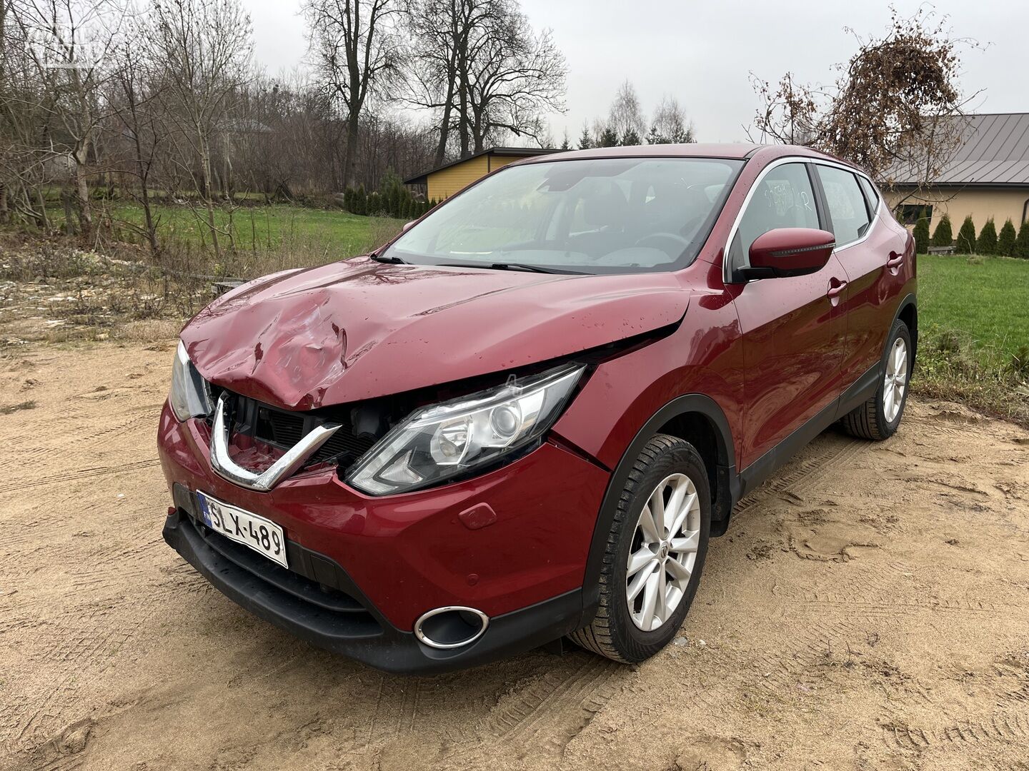 Nissan Qashqai 2015 г Внедорожник / Кроссовер