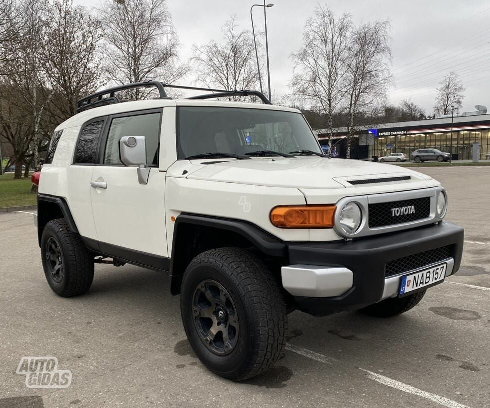 Toyota FJ 2014 m Visureigis / Krosoveris