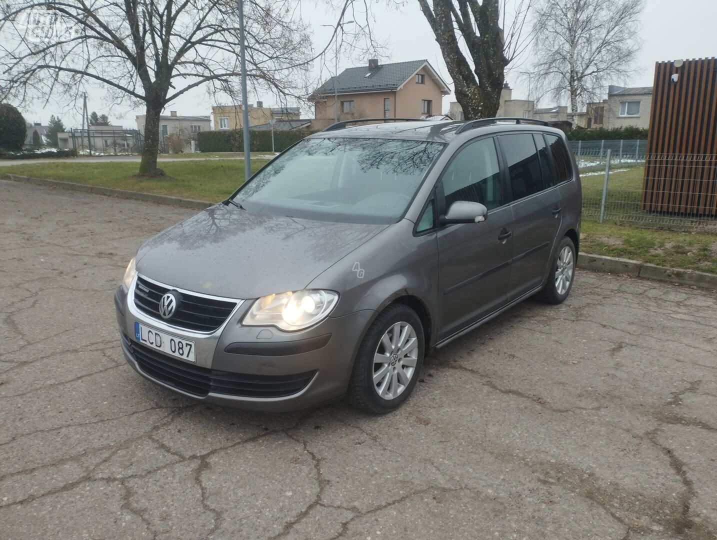 Volkswagen Touran 2009 m Vienatūris