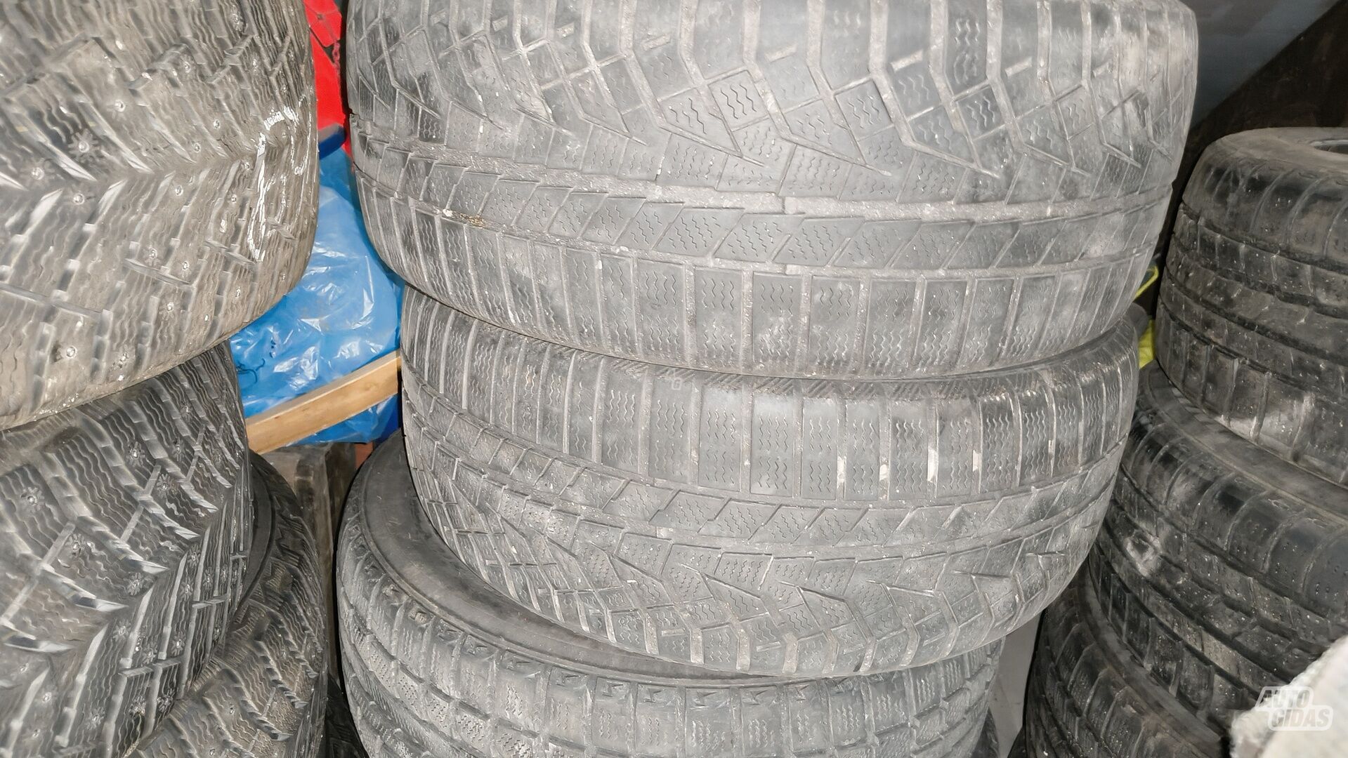 Michelin R18 universalios padangos lengviesiems