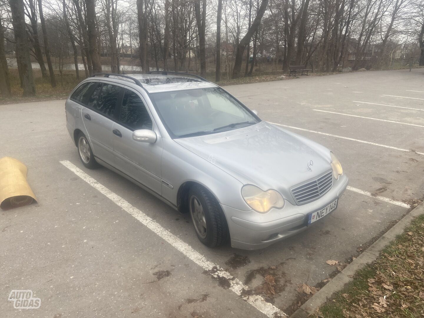 Mercedes-Benz 220 2003 y Wagon