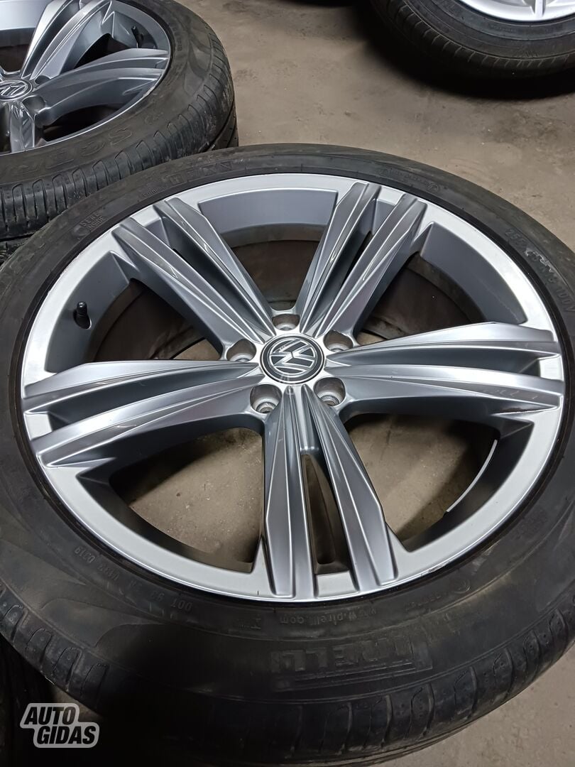 Volkswagen Tiguan light alloy R19 rims