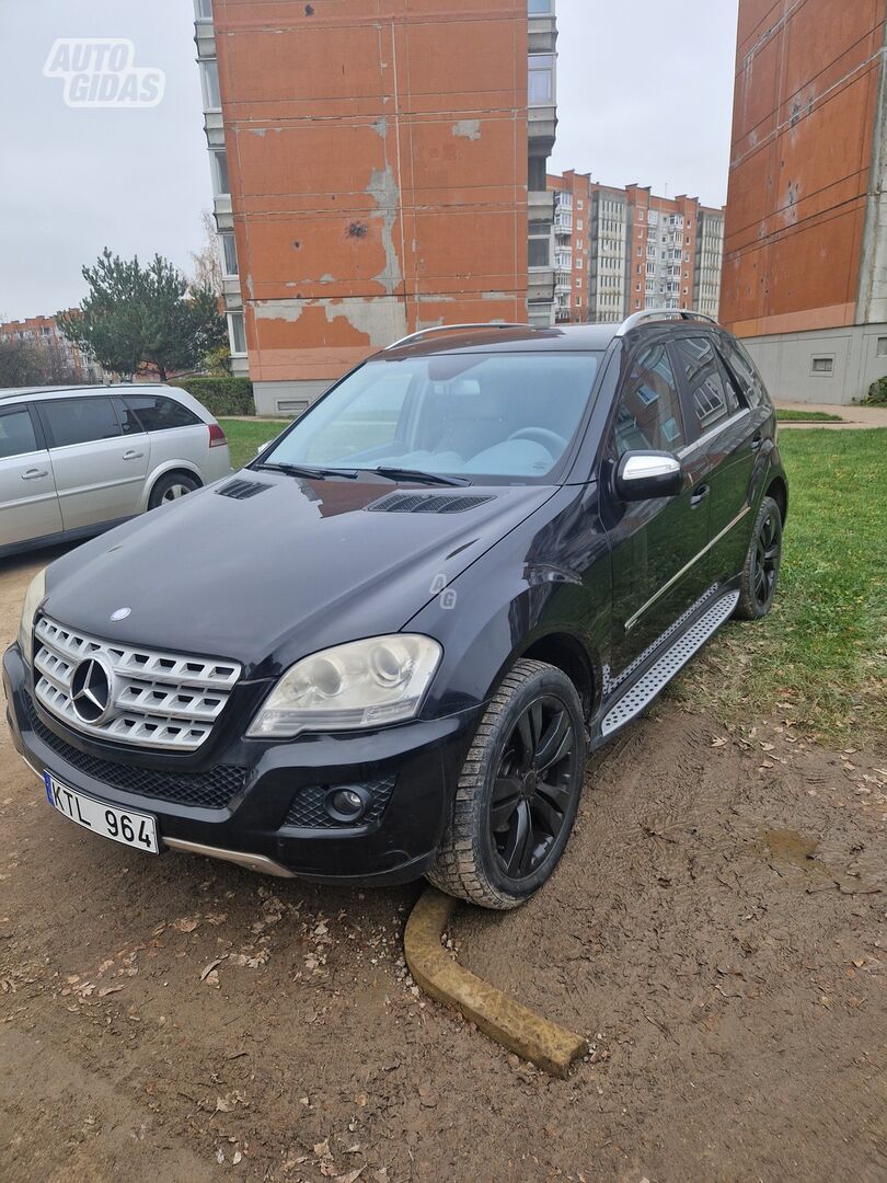 Mercedes-Benz ML 320 2008 г Внедорожник / Кроссовер