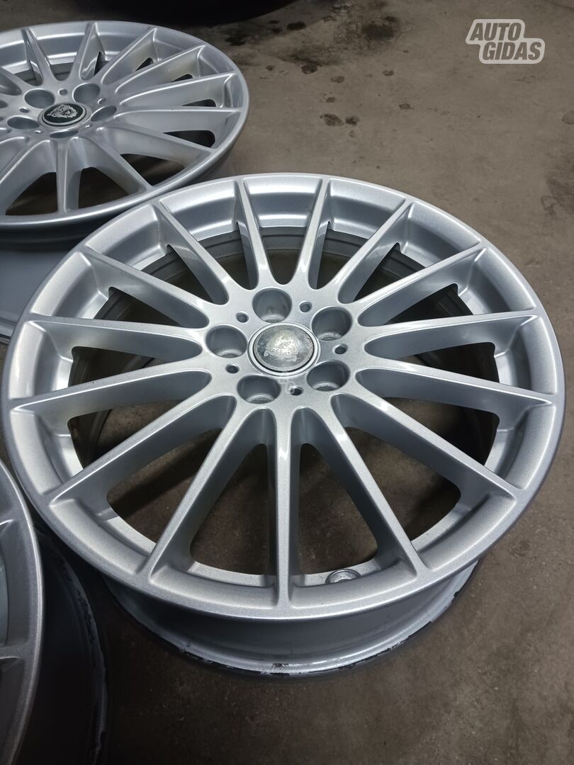 Jaguar light alloy R18 rims