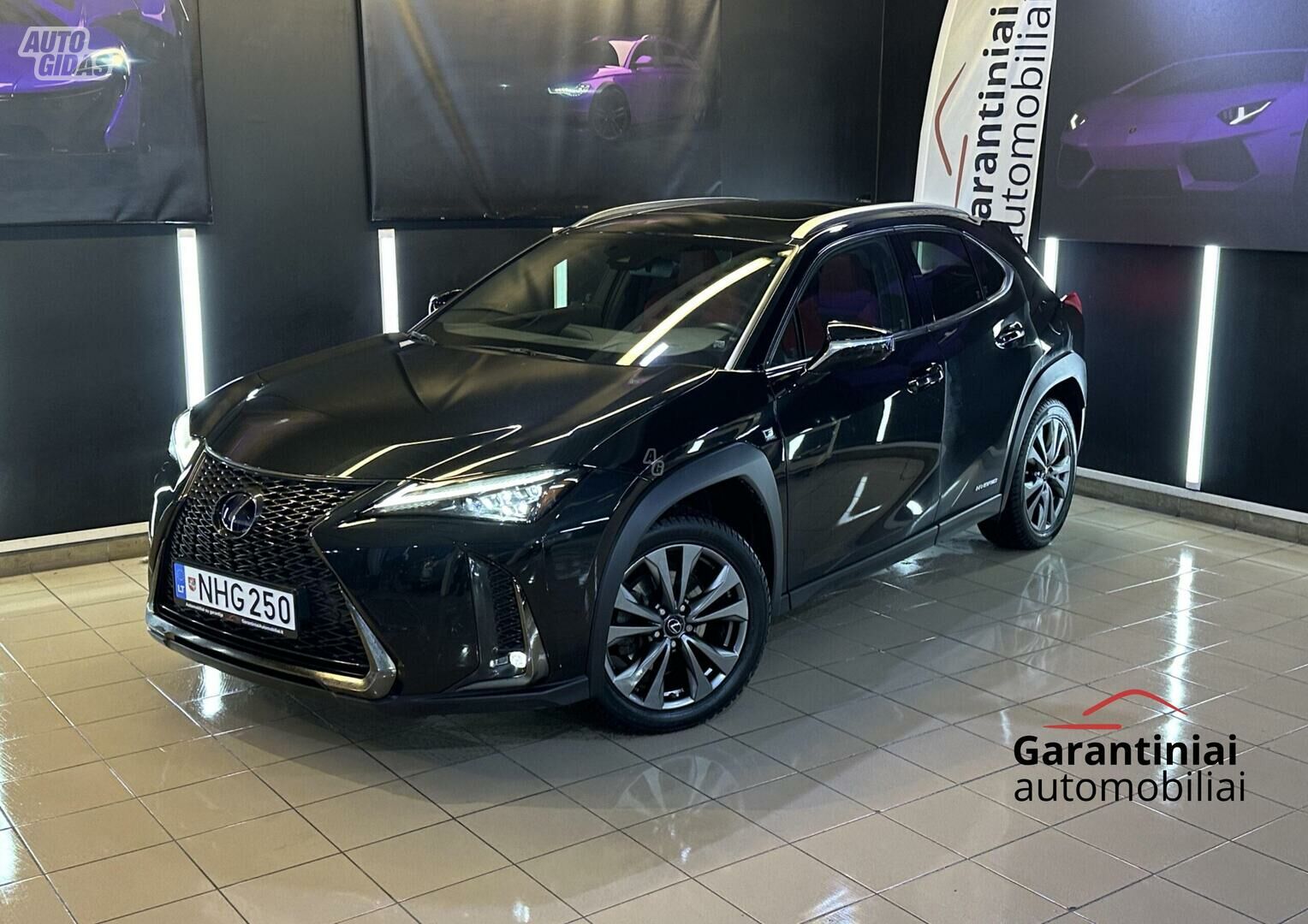 Lexus UX 250h 2021 y Off-road / Crossover