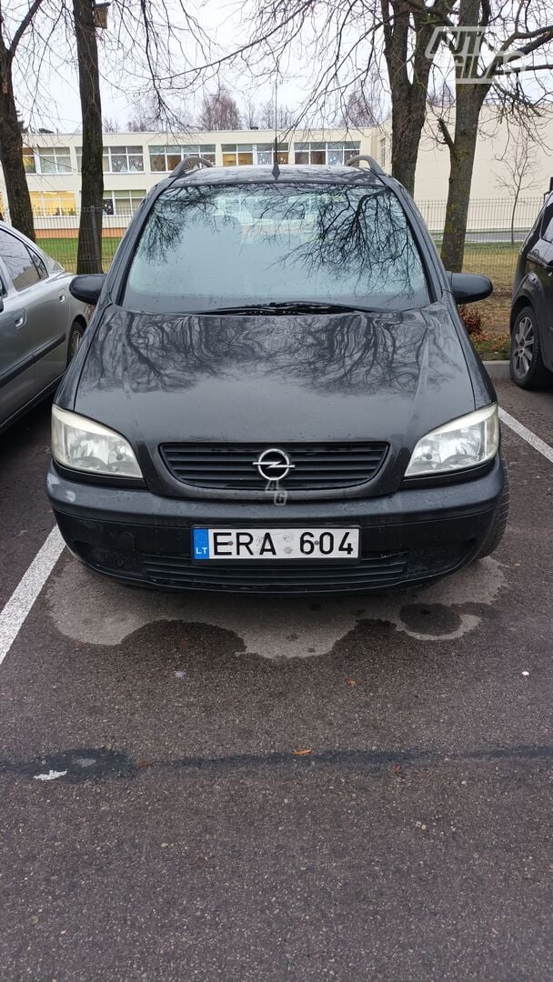 Opel Zafira 2002 y Hatchback