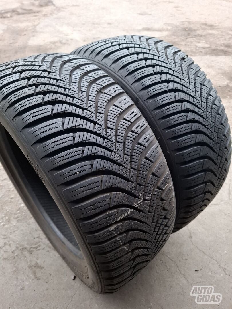 Hankook R15 universalios padangos lengviesiems