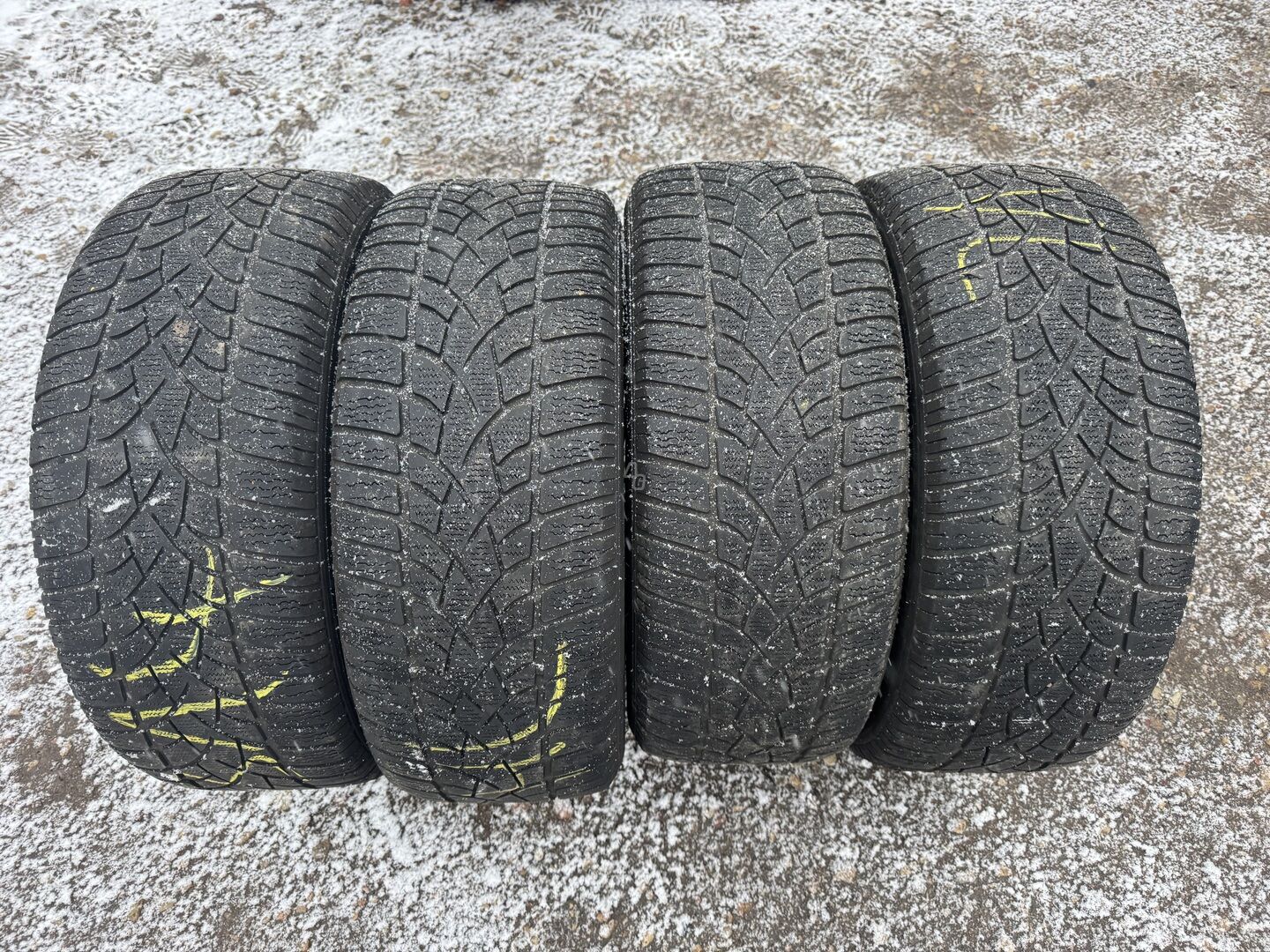 Dunlop Siunciam, 4-5mm R18 winter tyres passanger car