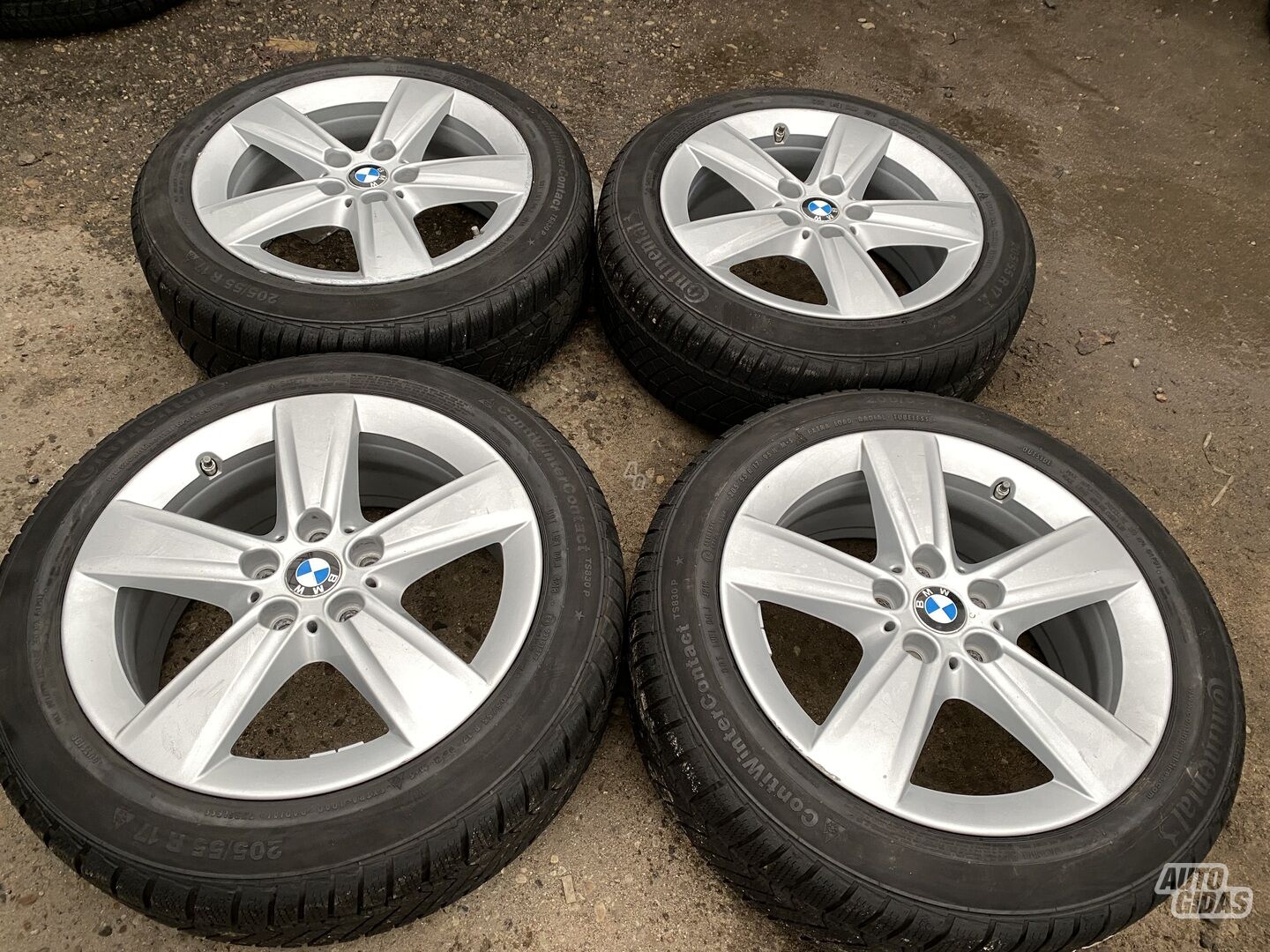 BMW Siunciam, 7,5J ET54 light alloy R17 rims