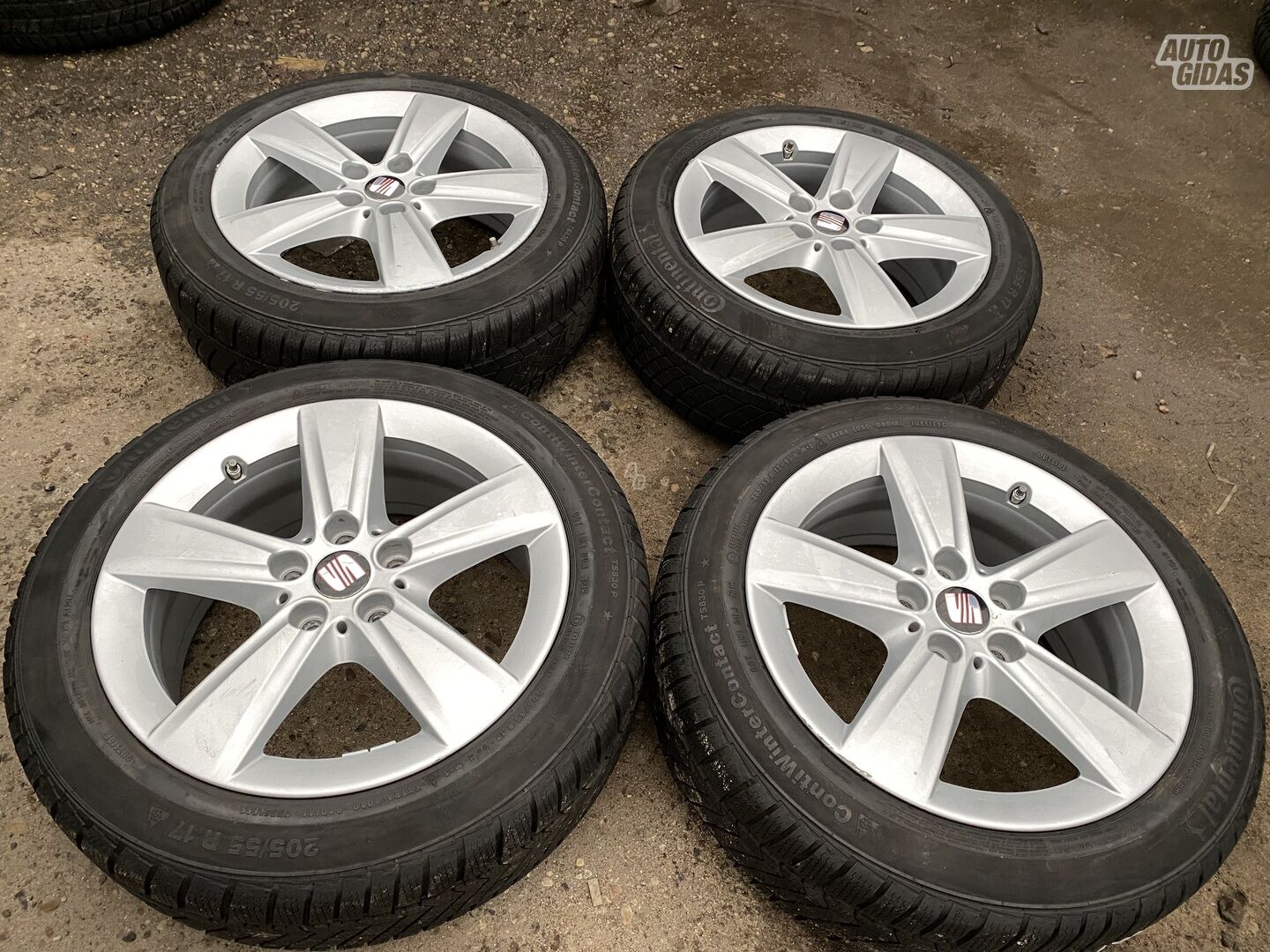 Seat Siunciam, 7,5J ET54 light alloy R17 rims