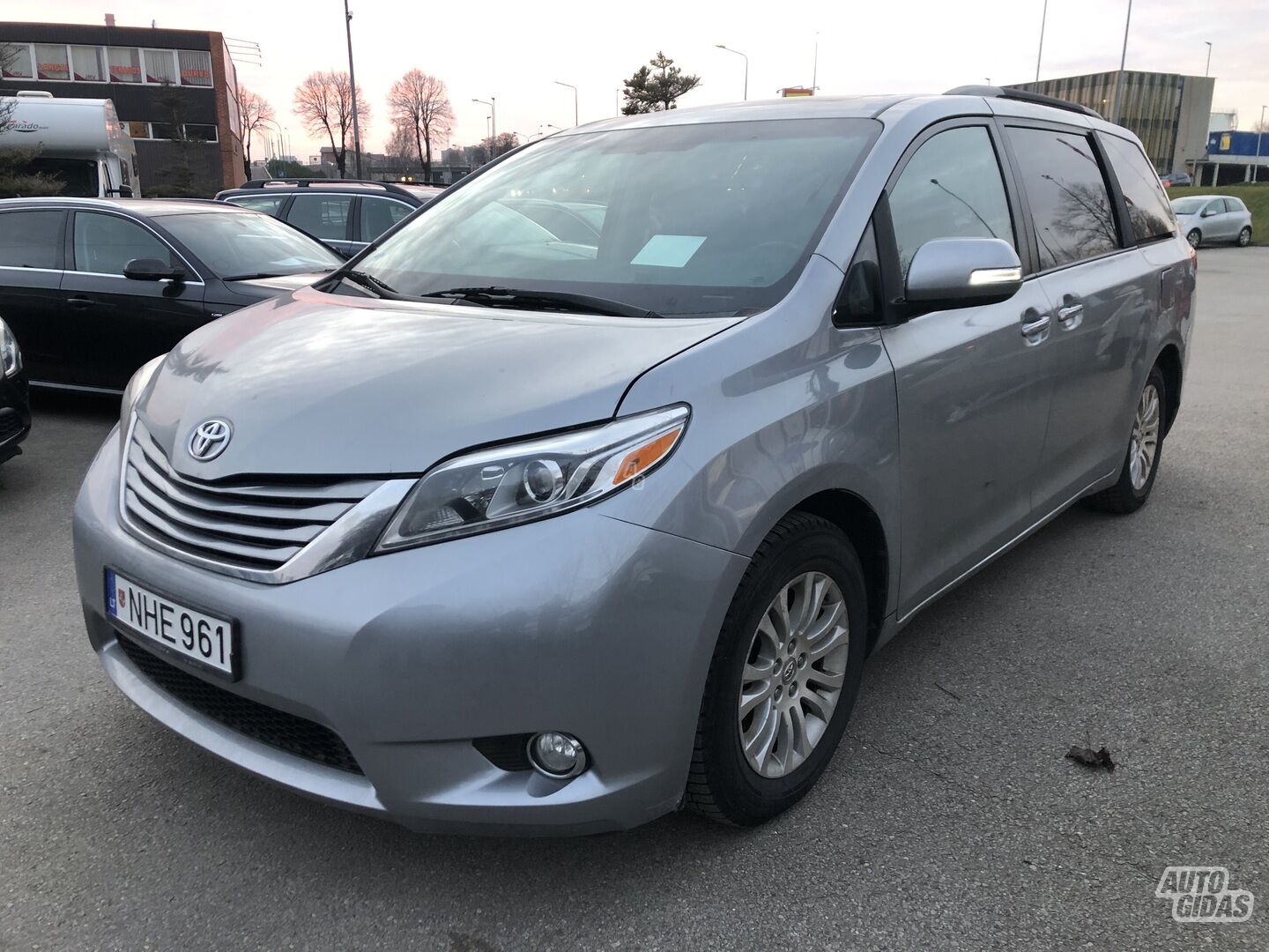 Toyota Sienna 2013 г Минивэн