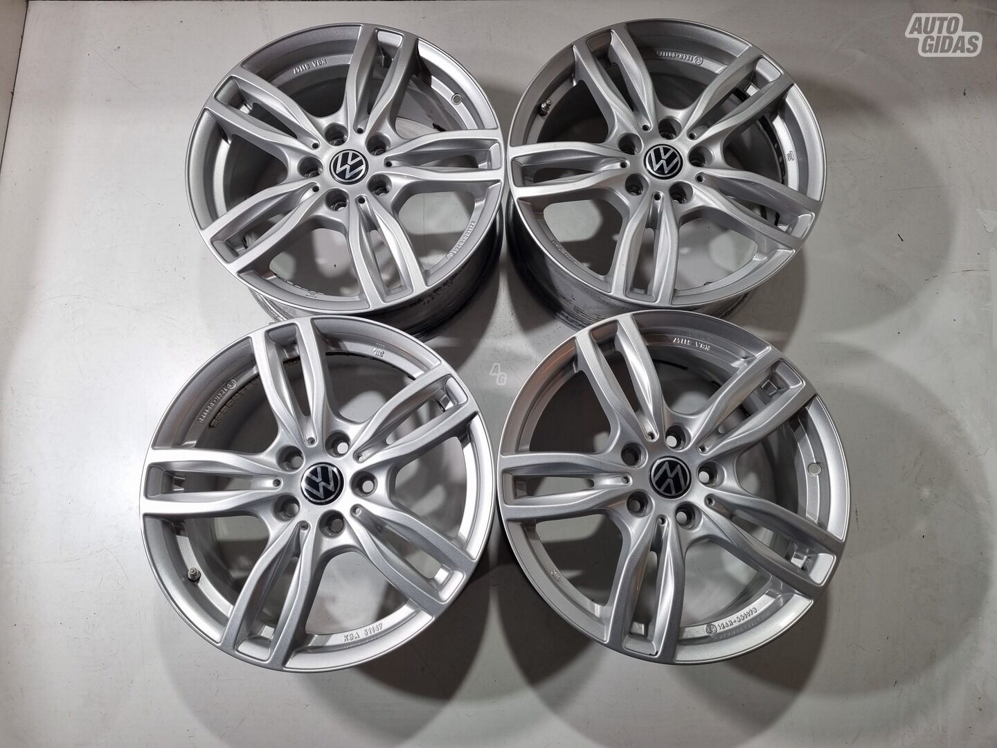 Volkswagen Golf, Touran R17 Golf light alloy R17 rims