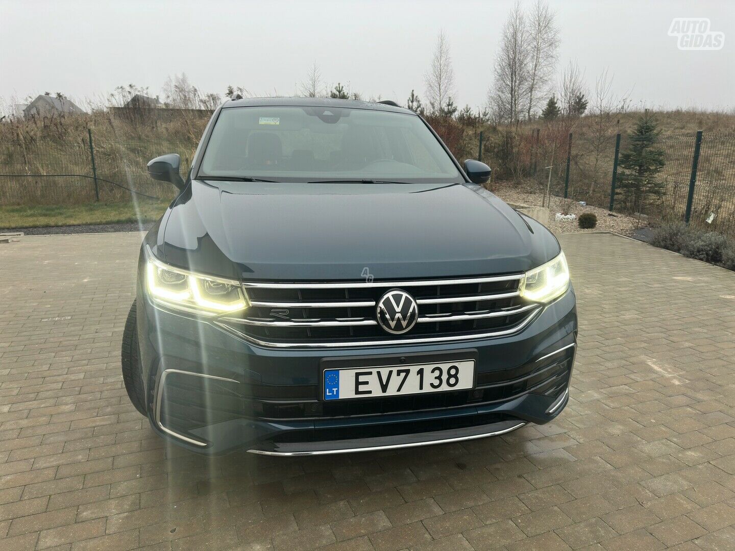 Volkswagen Tiguan 2021 y Off-road / Crossover