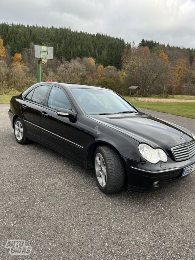 Mercedes-Benz C 220 2003 y Sedan