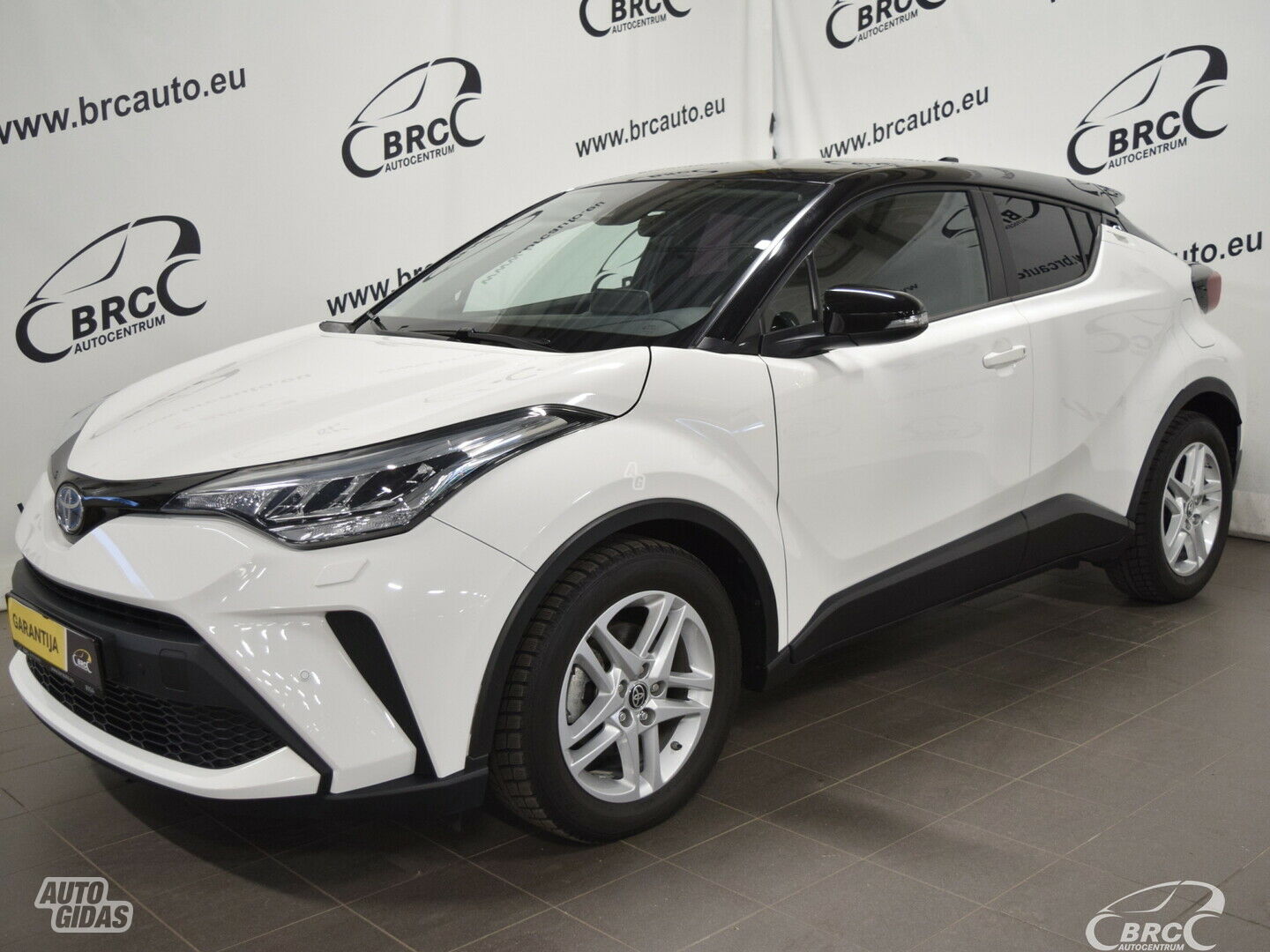 Toyota C-HR Hybrid A/T 2020 m