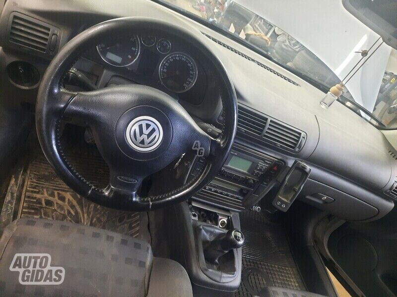 Volkswagen Passat 2005 г запчясти