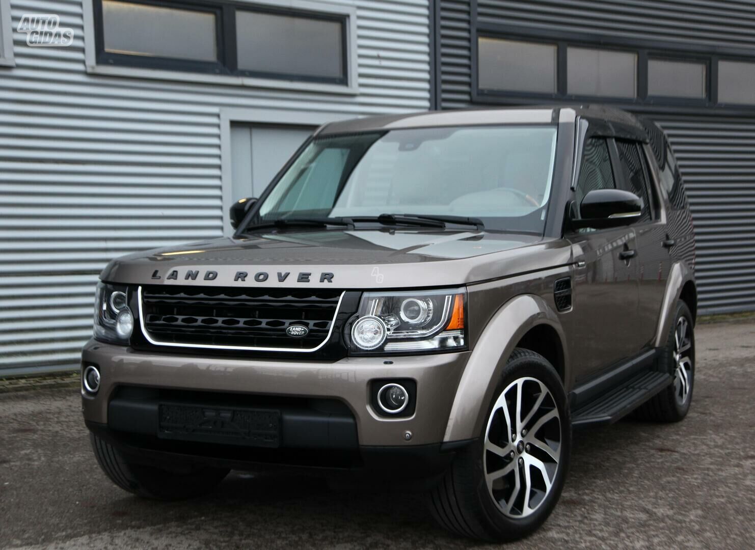 Land Rover Discovery 2015 y Off-road / Crossover