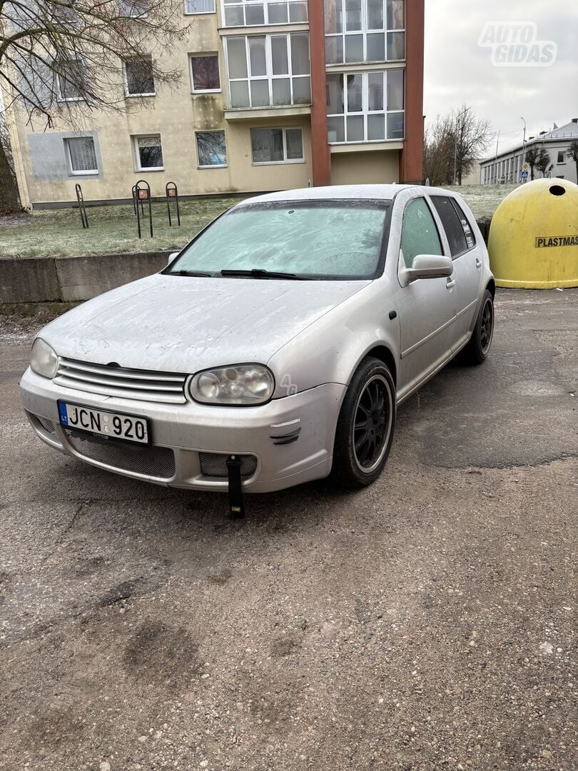 Volkswagen Golf 2000 г Хэтчбек