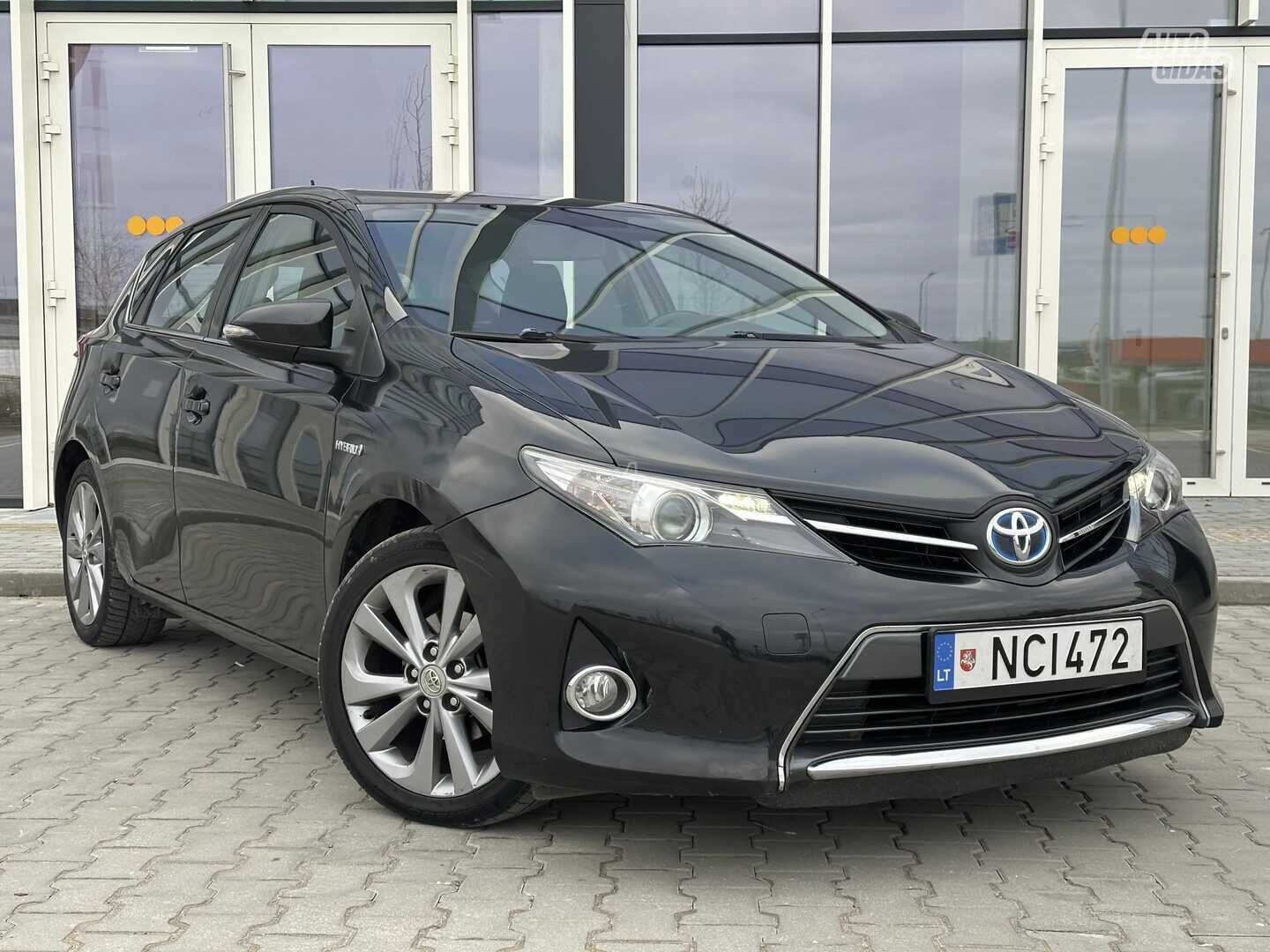 Toyota Auris 2013 y Hatchback