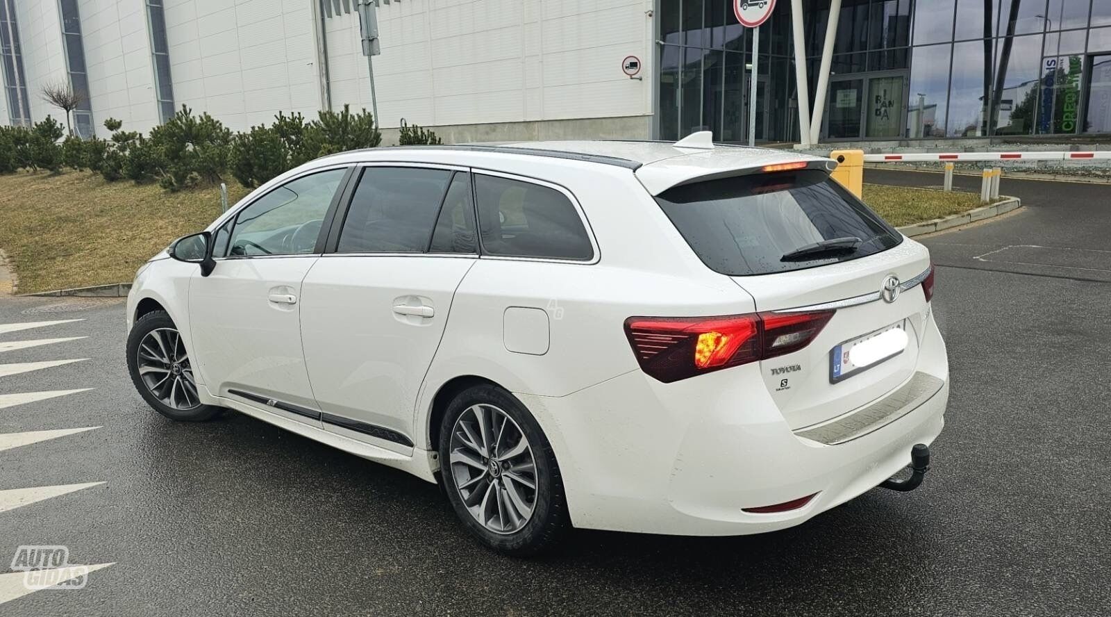 Toyota Avensis 2016 m Universalas