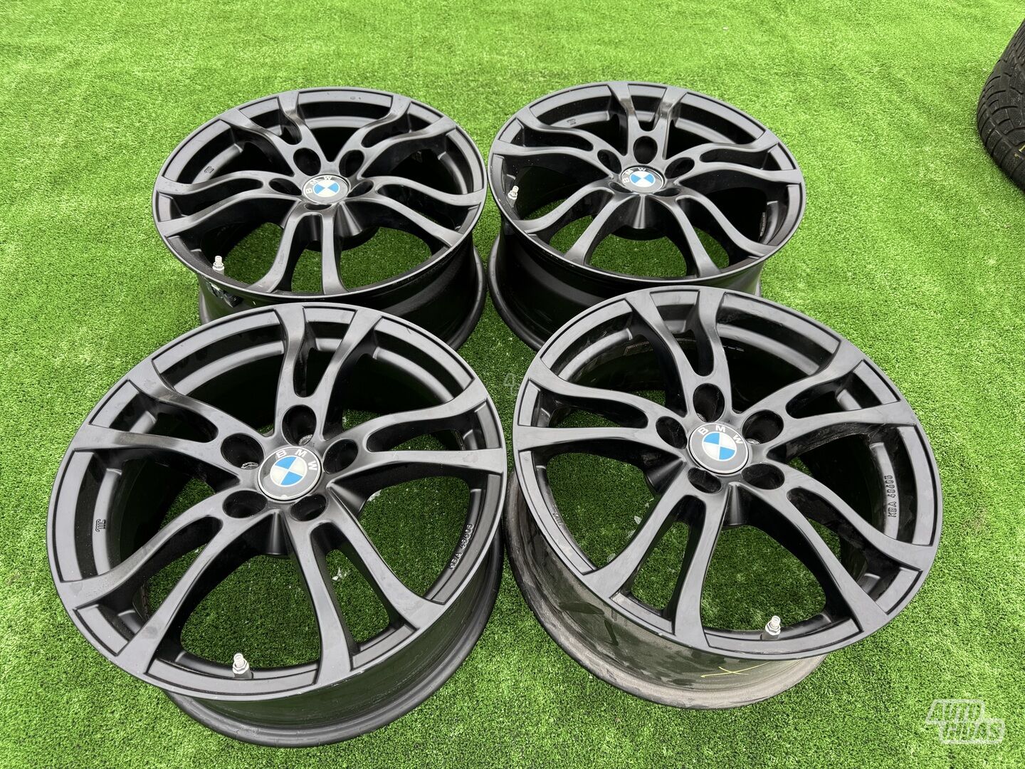 BMW Siunciam, 7.5J ET35 light alloy R17 rims