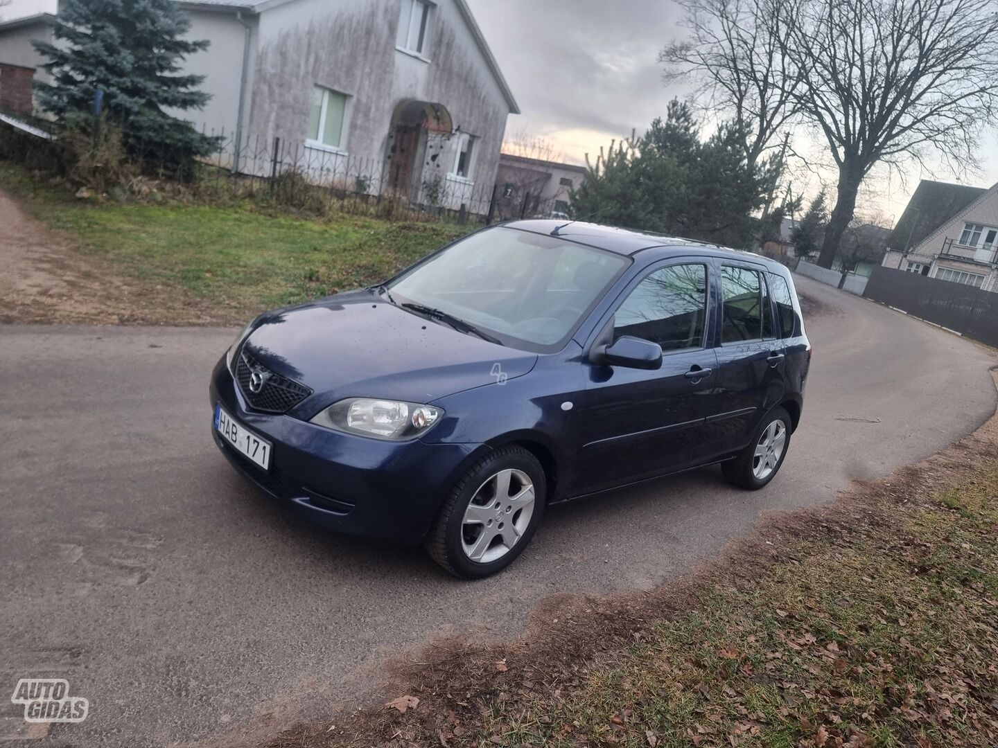 Mazda 2 2005 г Хэтчбек