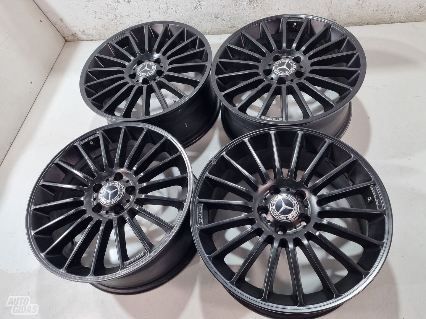 Mercedes-Benz C klasė, R18 C 300 light alloy R18 rims