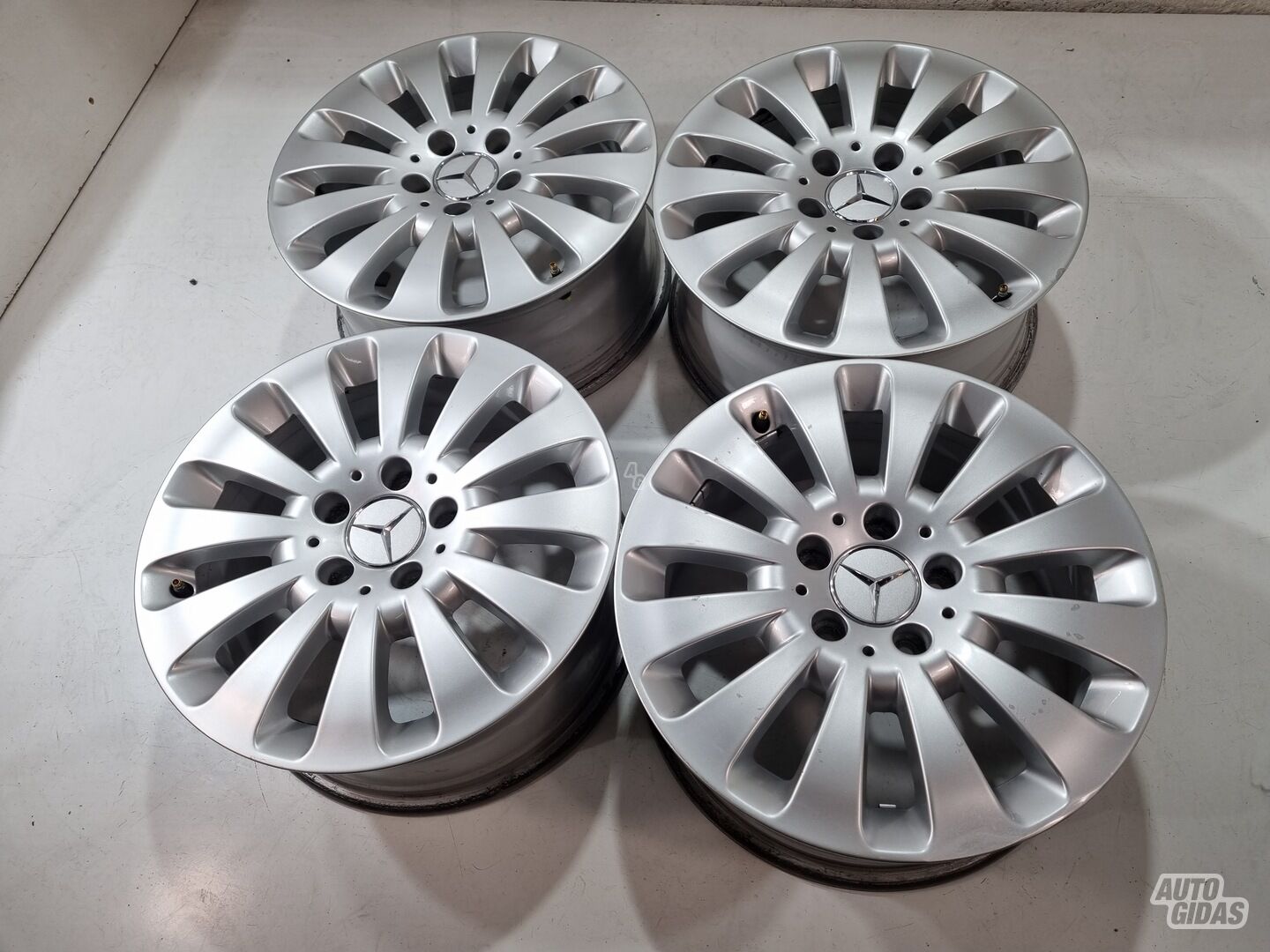 Mercedes-Benz W204 originalūs C 180 light alloy R16 rims