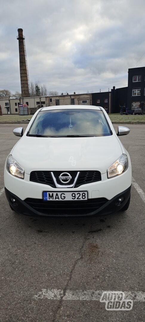 Nissan Qashqai 2012 г Внедорожник / Кроссовер