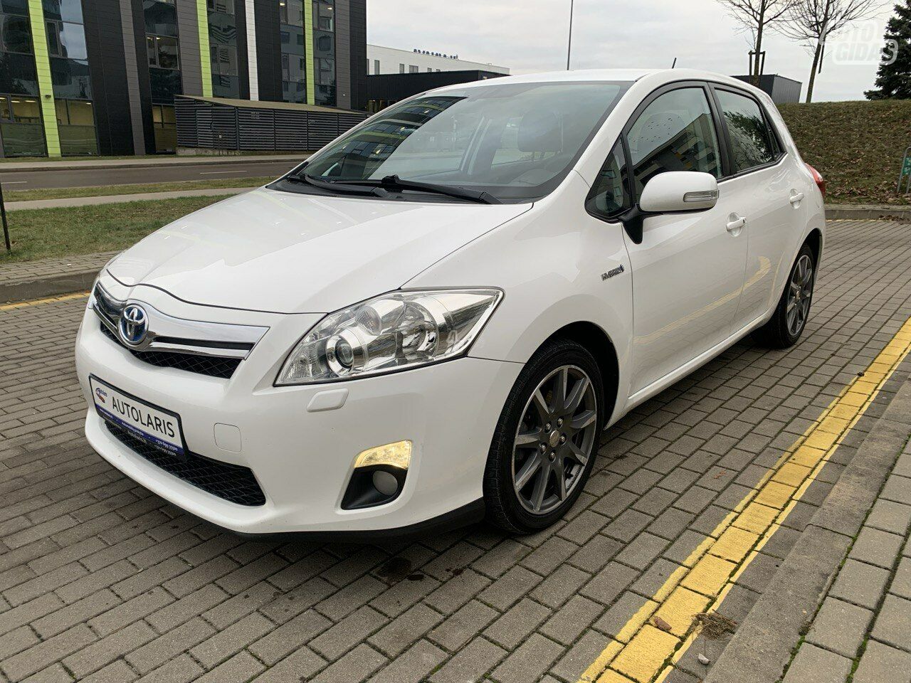 Toyota Auris Full Hybrid Exec. 2011 m