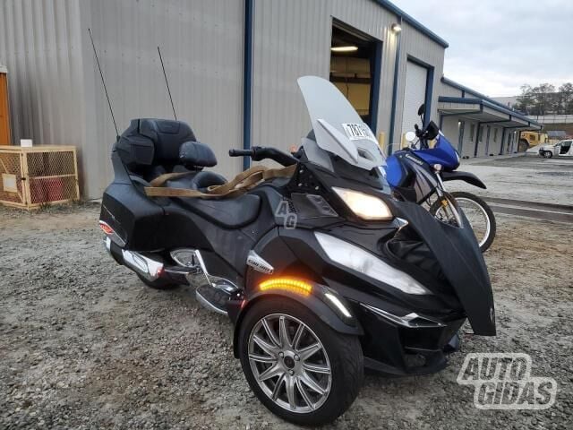 Can-Am Spyder 2015 г Трех-колесный мотоцикл