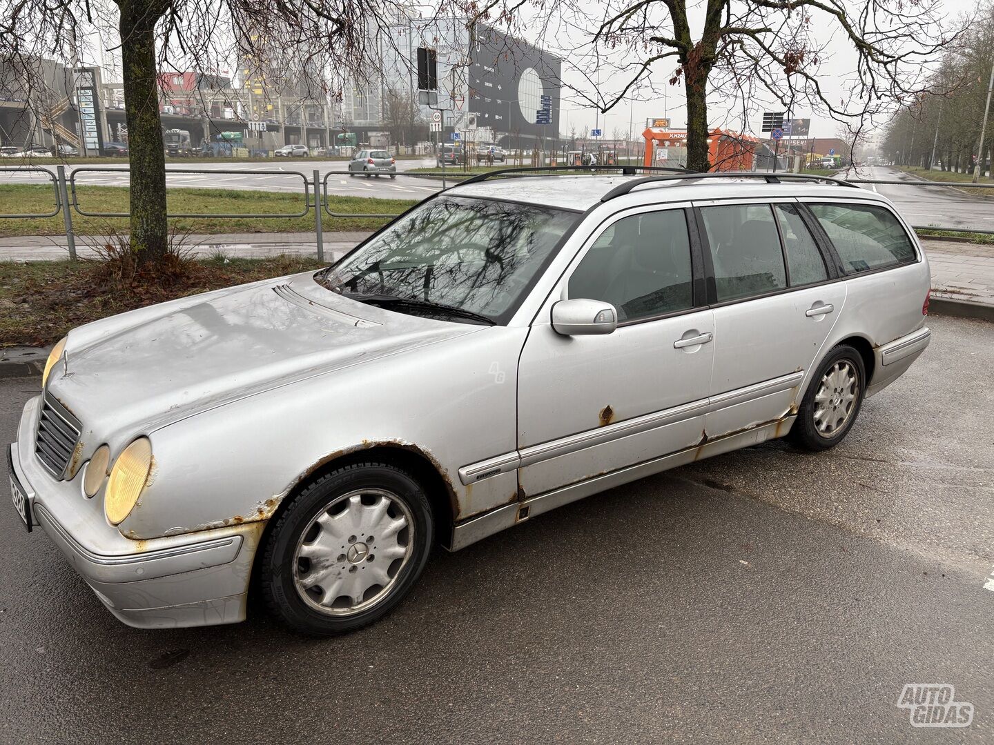 Mercedes-Benz E 320 2001 m Universalas