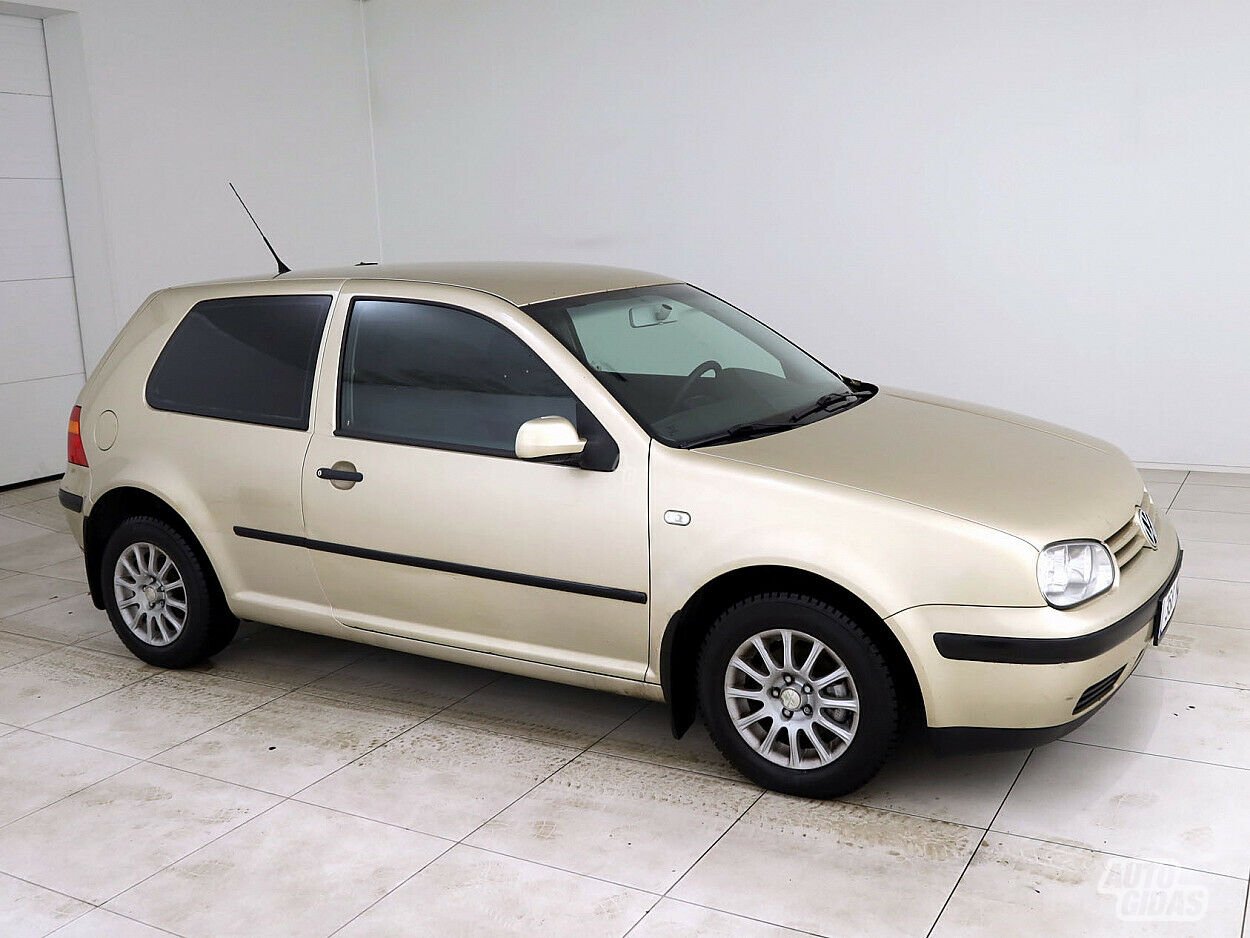 Volkswagen Golf 2002 m Hečbekas