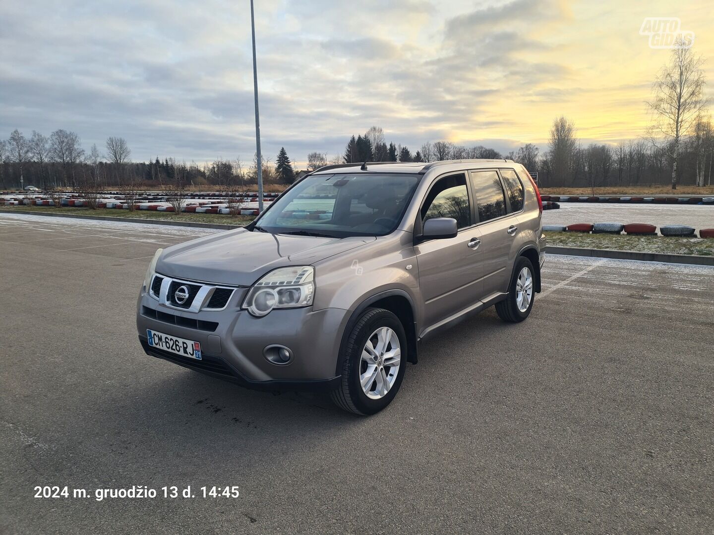 Nissan X-Trail 2012 y Off-road / Crossover