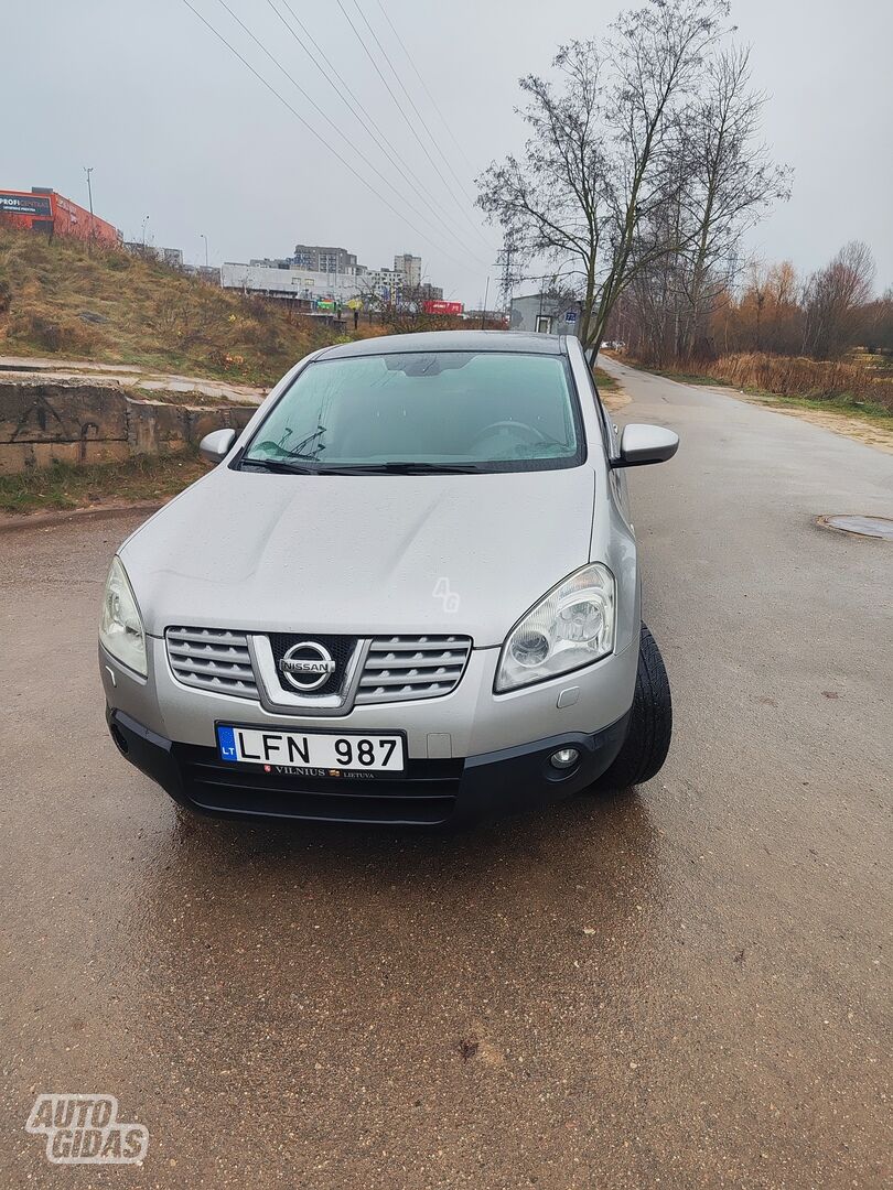 Nissan Qashqai 2009 г Внедорожник / Кроссовер