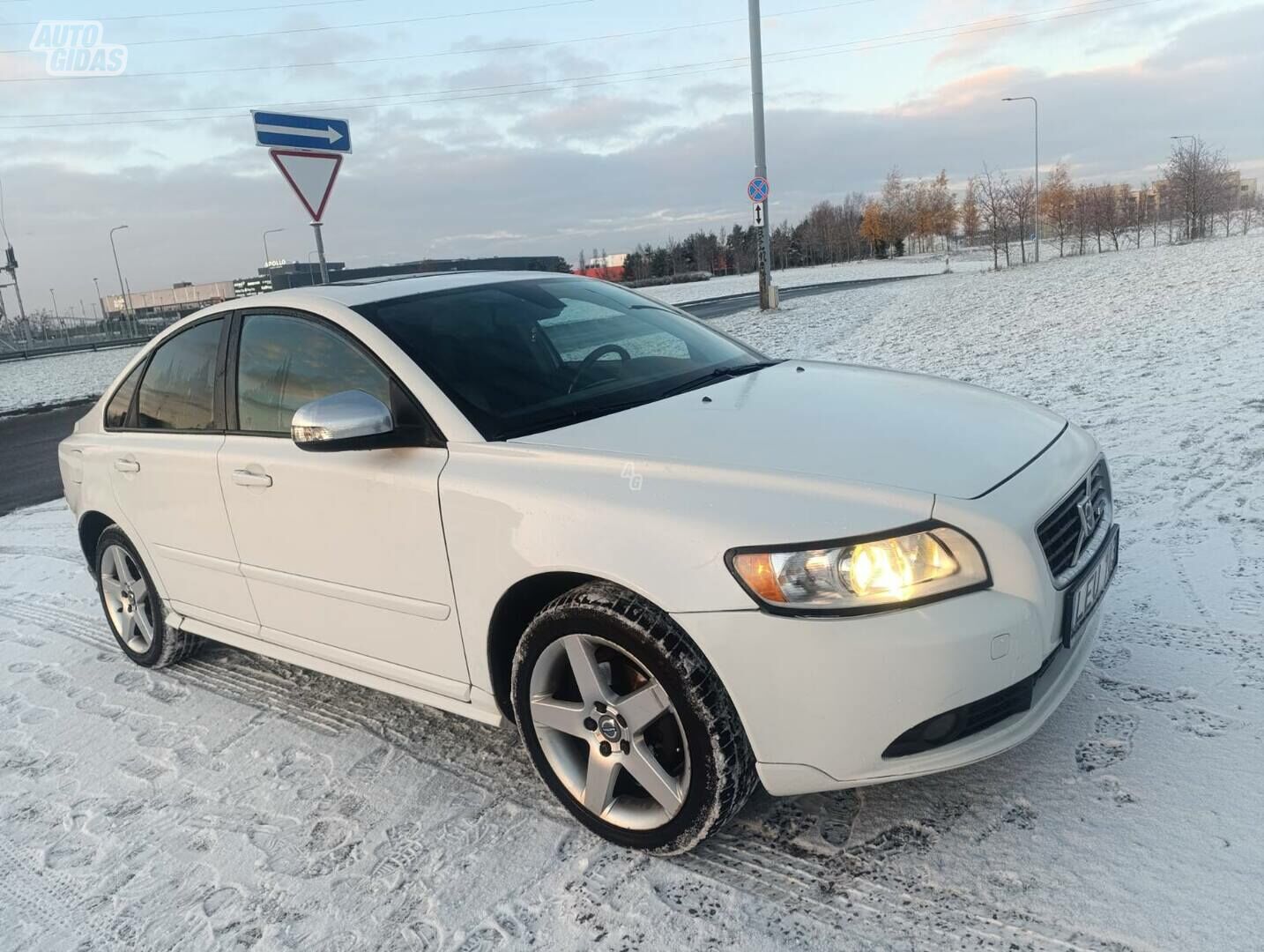 Volvo S40 2009 г Седан