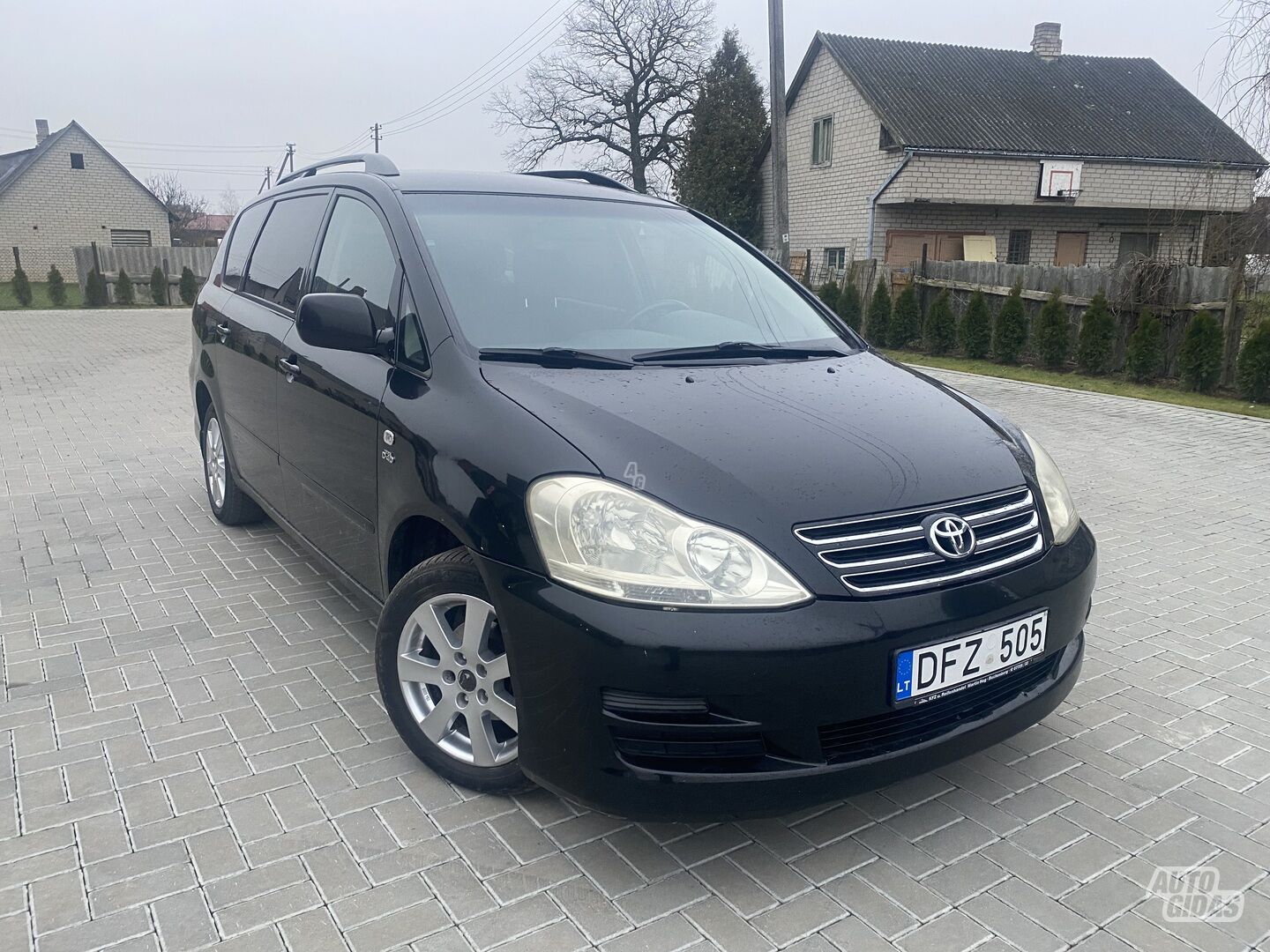 Toyota Avensis Verso 2004 m Vienatūris