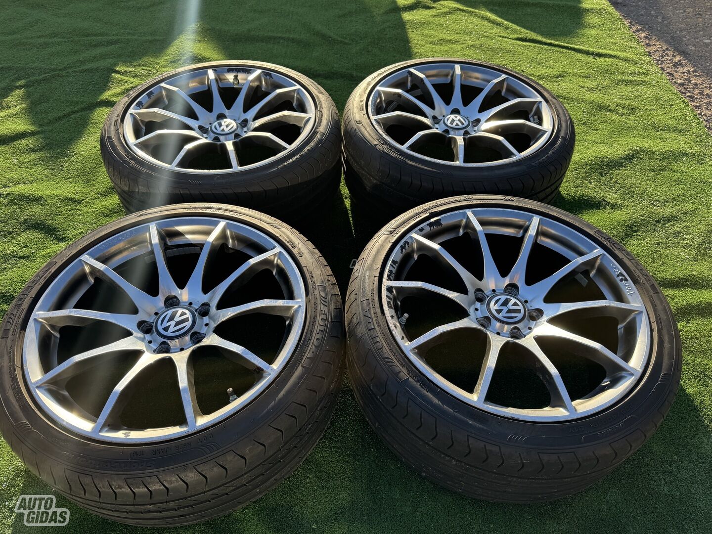 Volkswagen Siunciam, 8.5J ET45 light alloy R18 rims